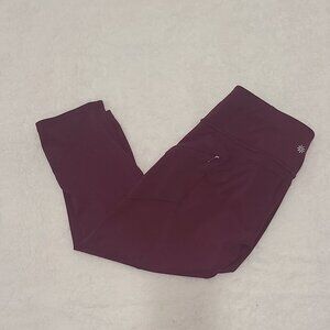 Athleta 7/8 Side Zip Pockets Perforated Bottom Leggings